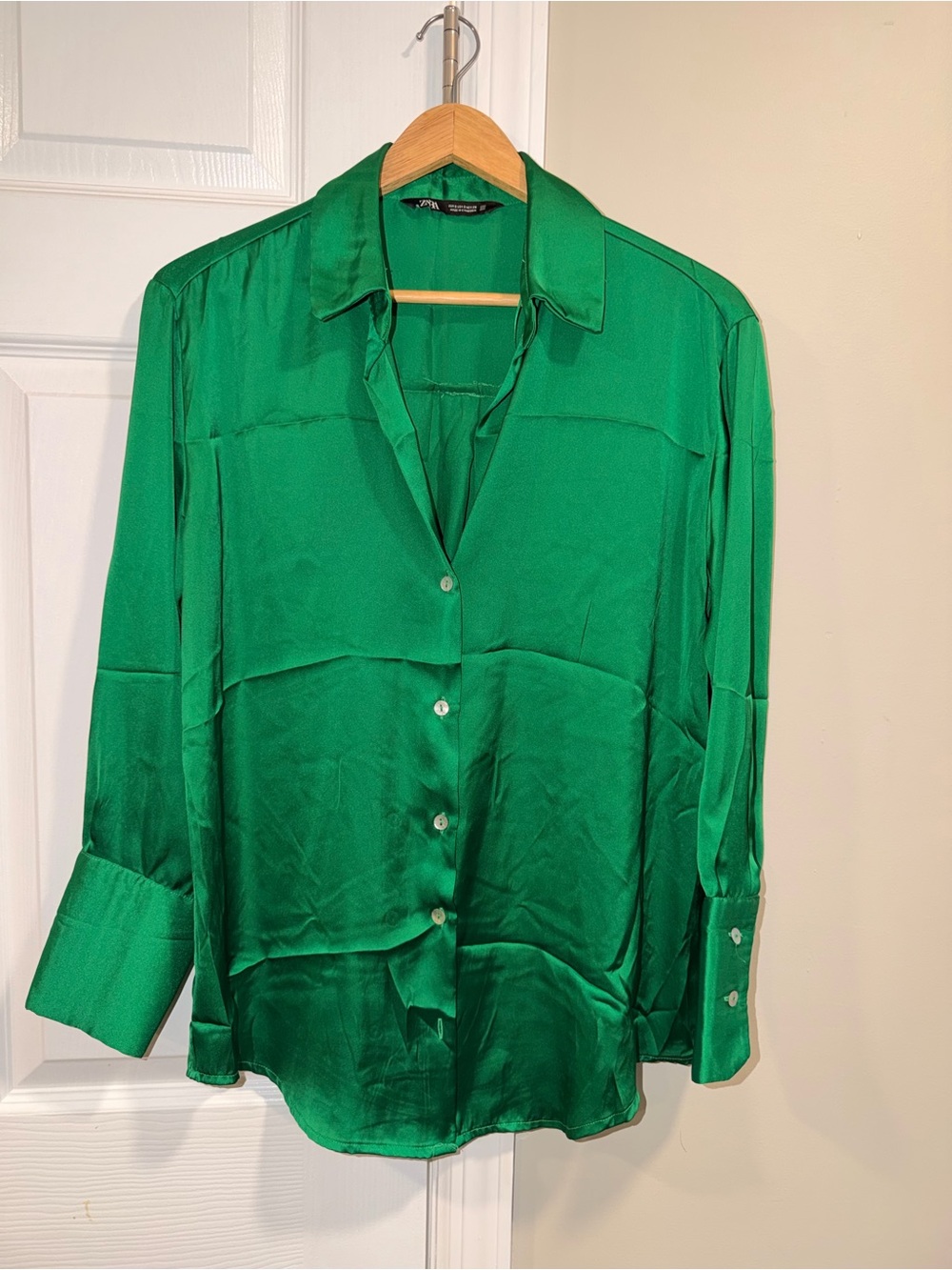 Zara Emerald Green Satin Button-Up Blouse - Picture 1 of 2